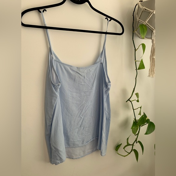 3 for $20 - 🍒 Light Blue Tank Top with Vertical White Pinstripes - Size 12 H&M - Picture 6 of 6